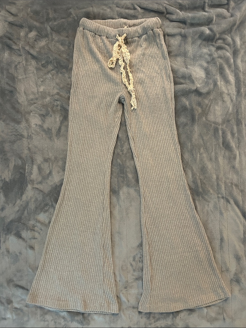 POL Ribbed Flares in Light Gray with Cream Lace Drawstring